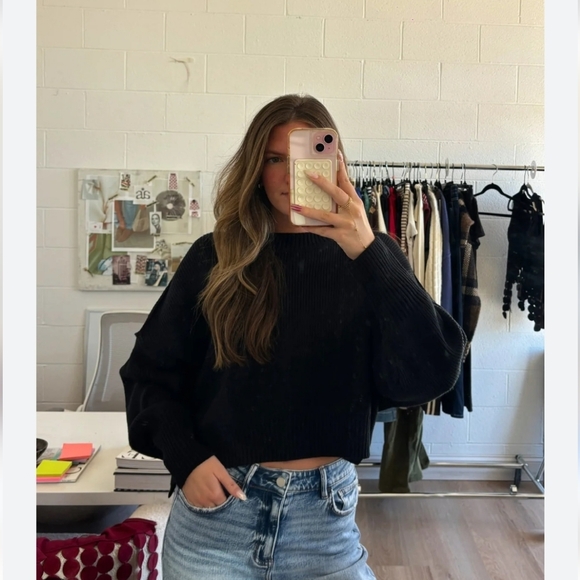vestique Sweaters - Vestique Black Sweater "Chasing Better"  cropped with wide arms size large